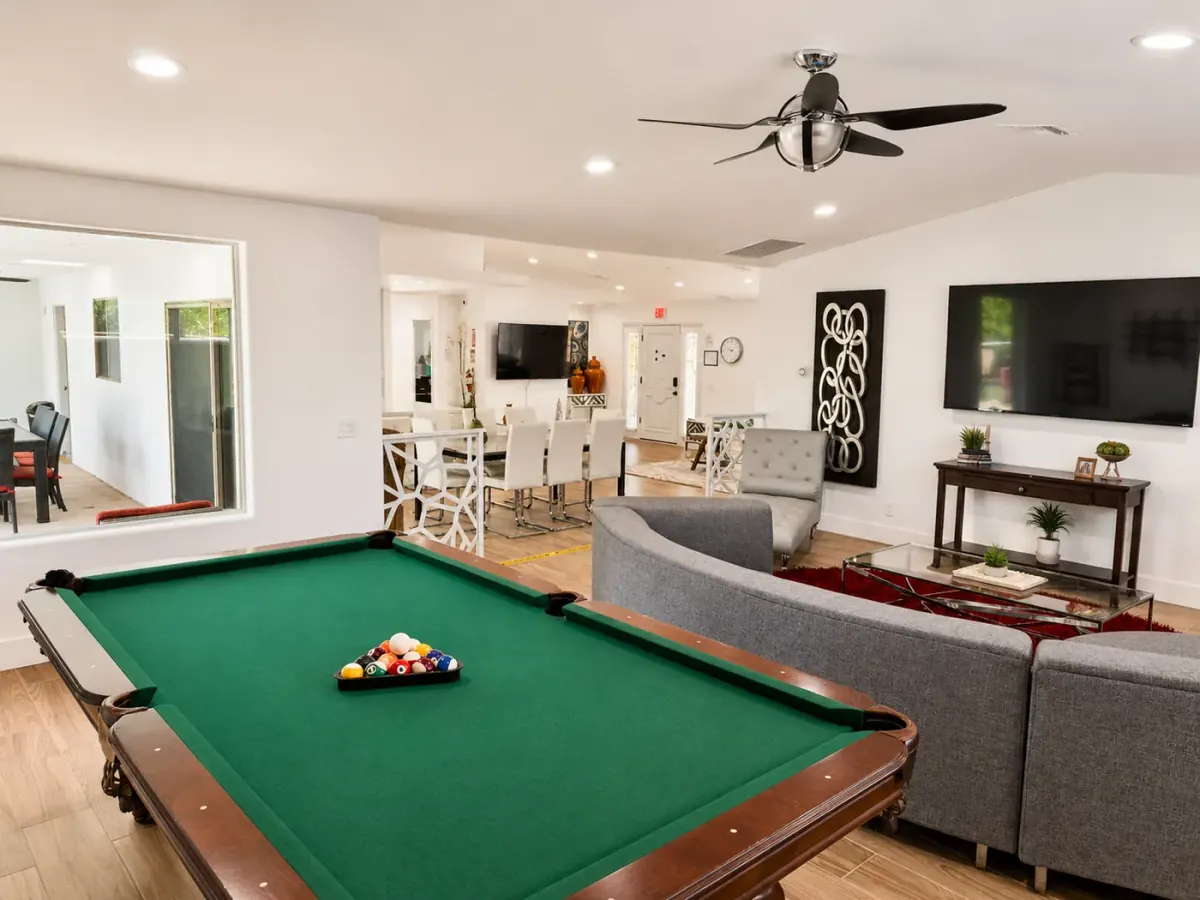 Common-room interior at Mental Wellness KS, Palm Springs